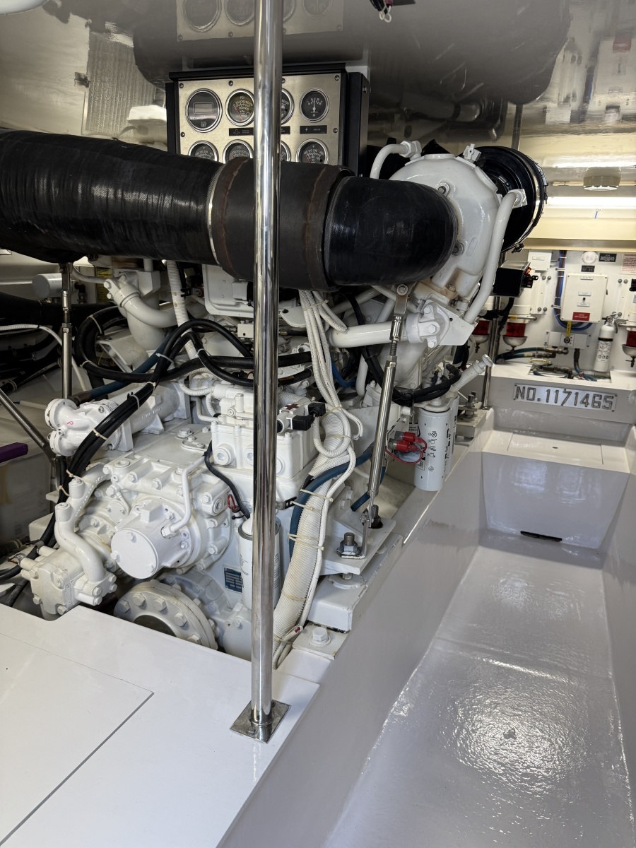 60ft Hatteras Yacht For Sale