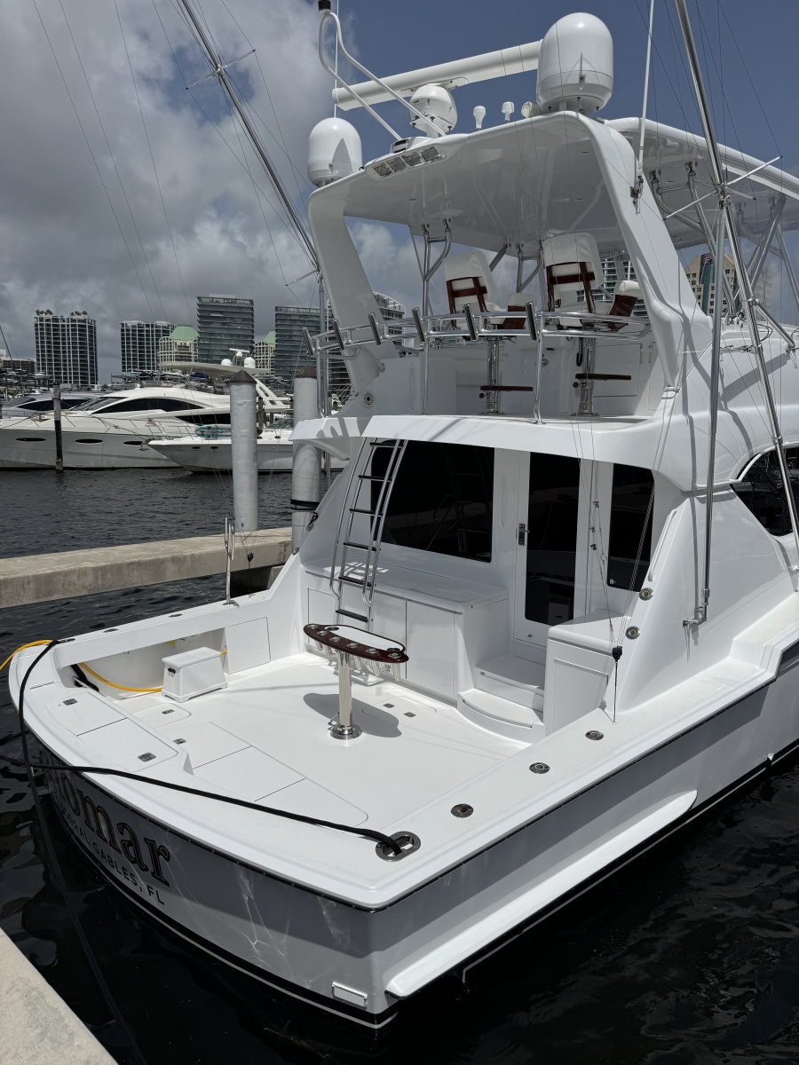 2004 Hatteras 