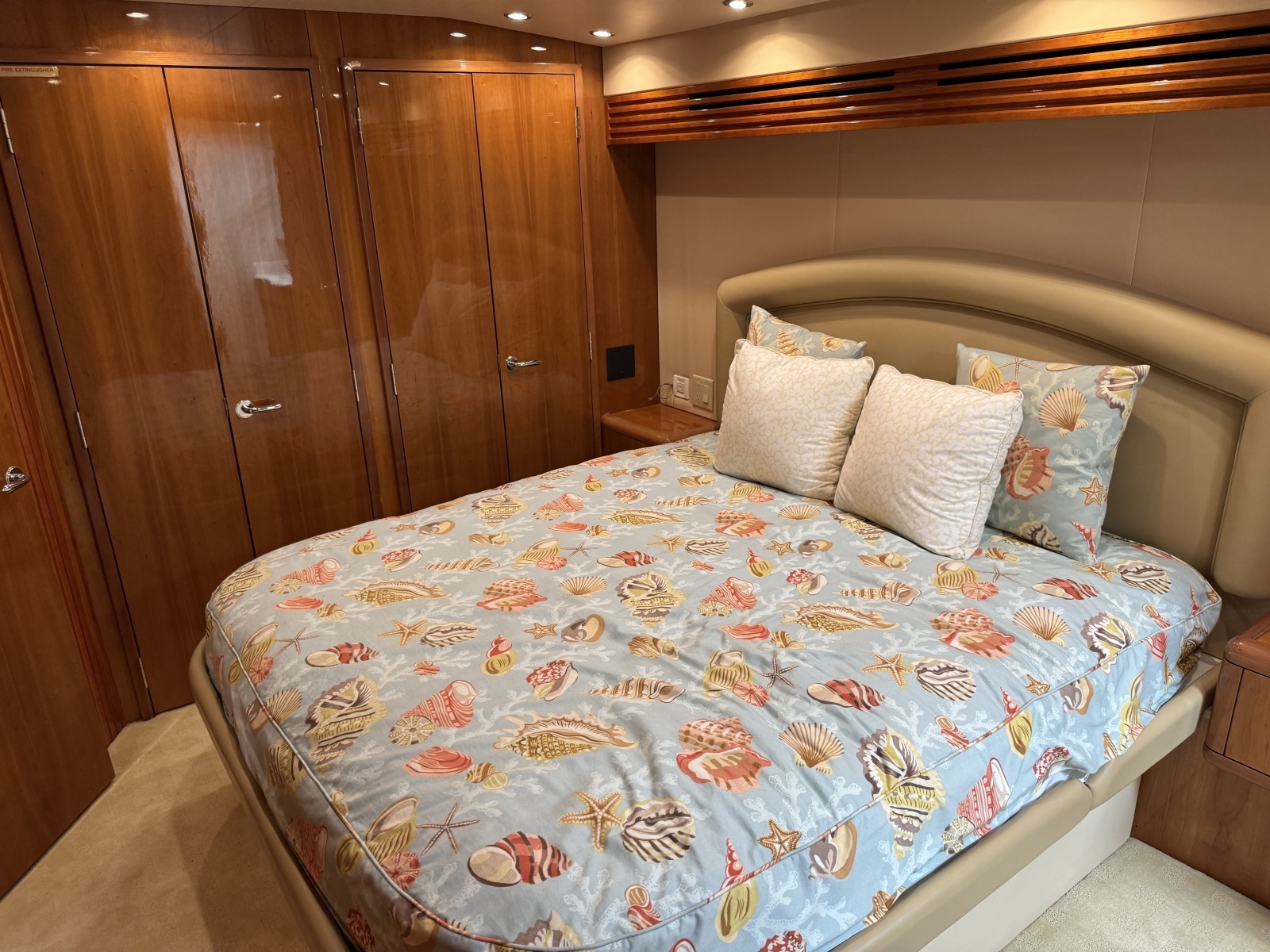 60ft Hatteras Yacht For Sale
