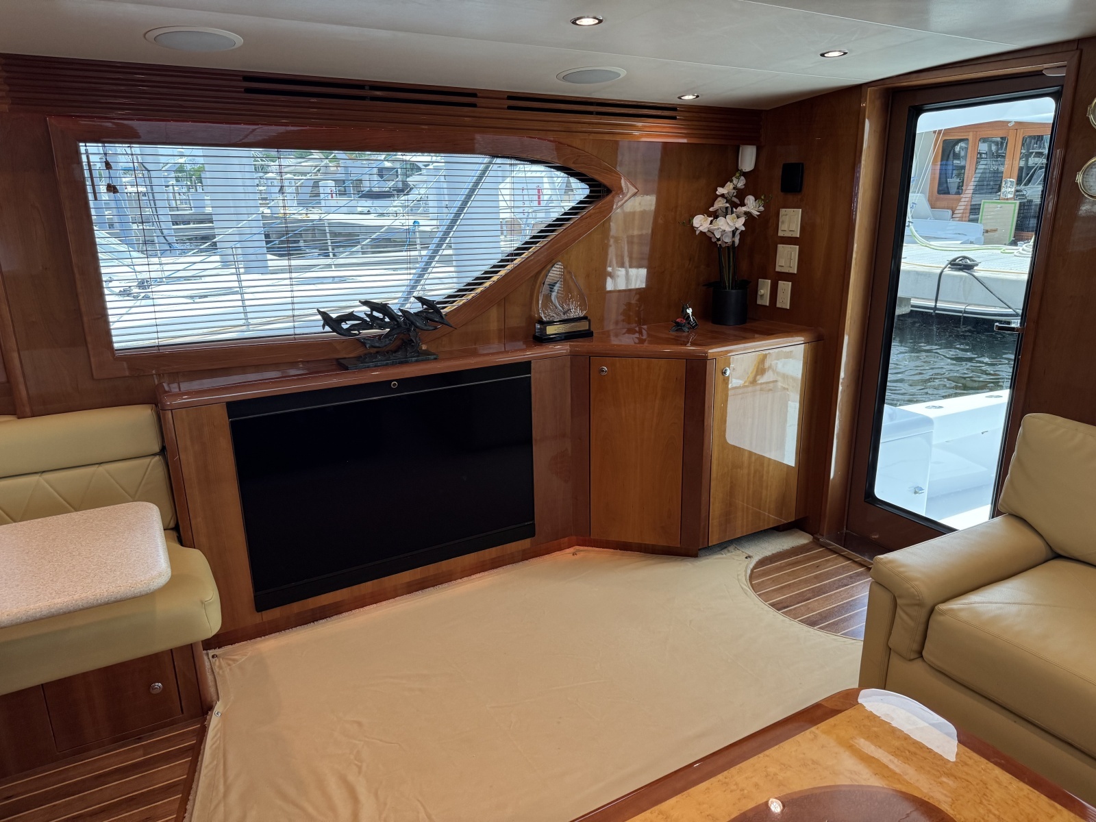 60ft Hatteras Yacht For Sale