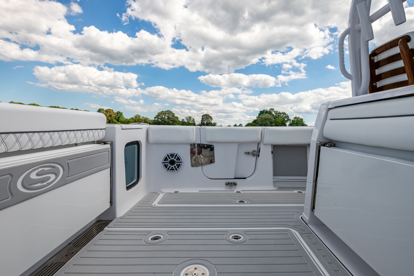 35' 2023 Sportsman Open 352 Center Console