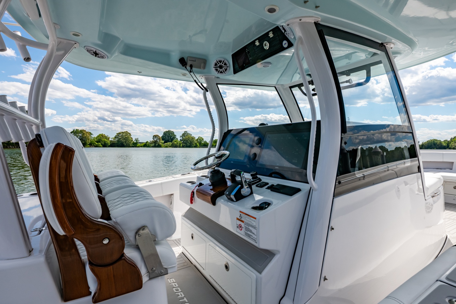 35' 2023 Sportsman Open 352 Center Console