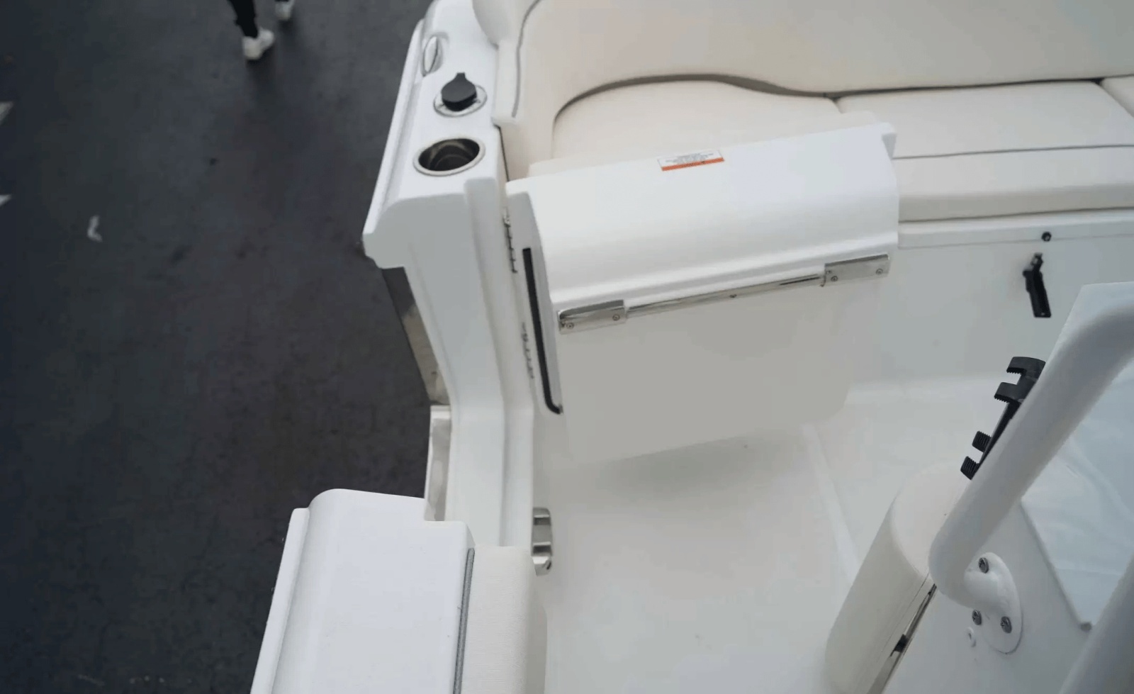 23ft Sea Hunt Yacht For Sale