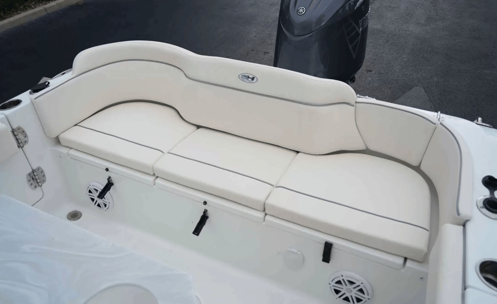 2026 Sea Hunt Ultra 235SE