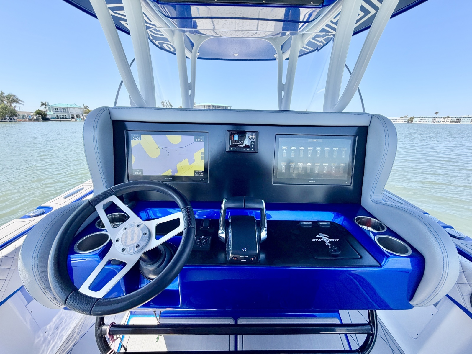 35ft Statement Yacht For Sale