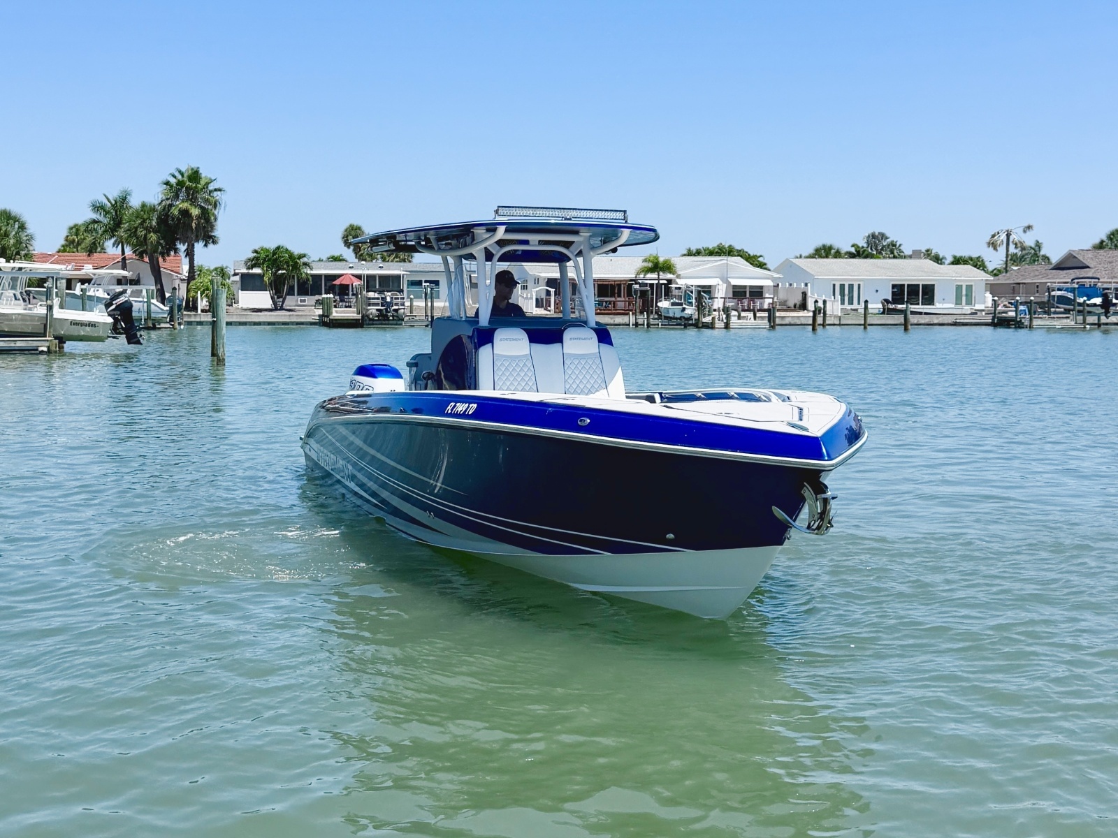 35ft Statement Yacht For Sale