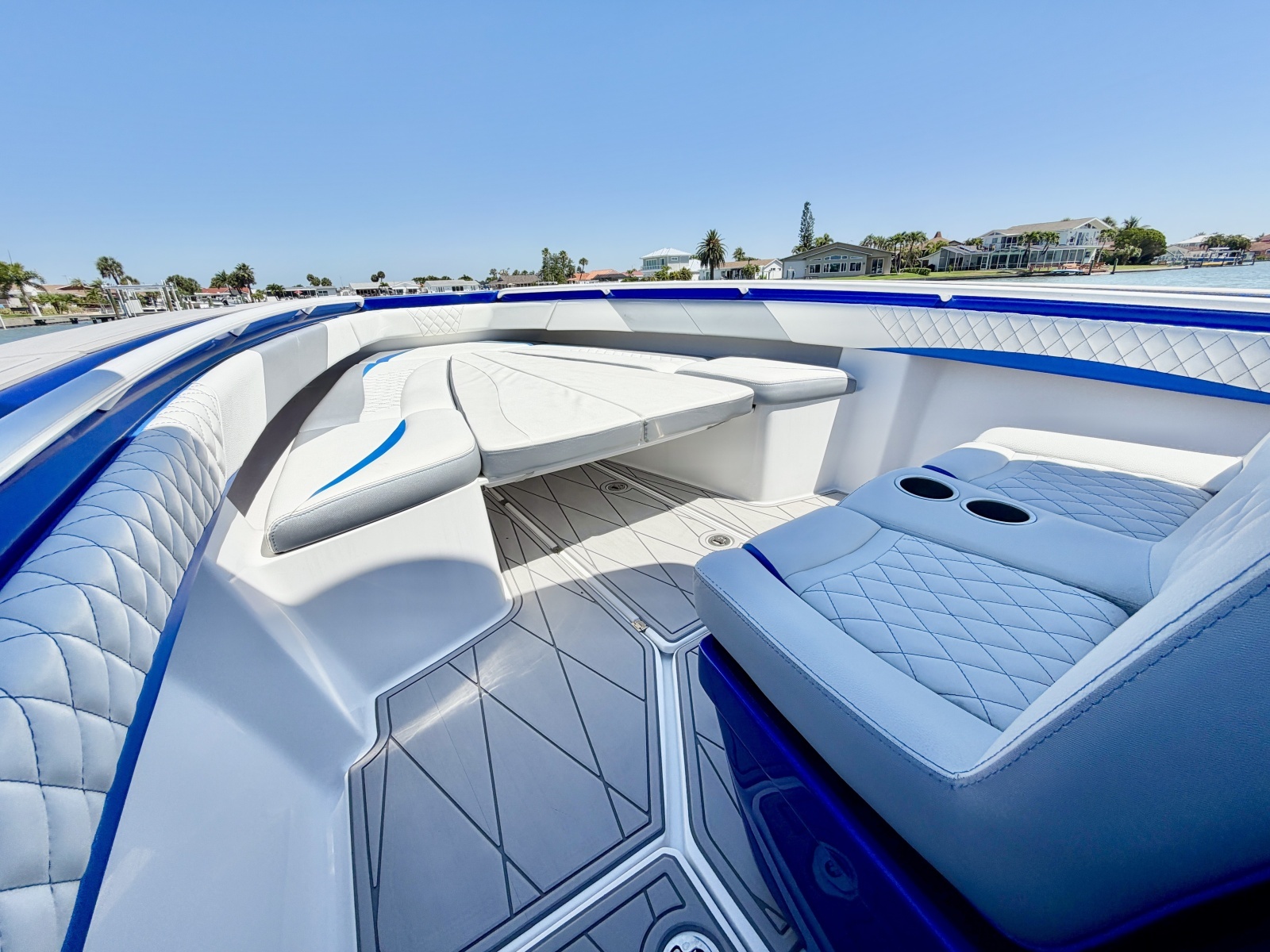 35ft Statement Yacht For Sale