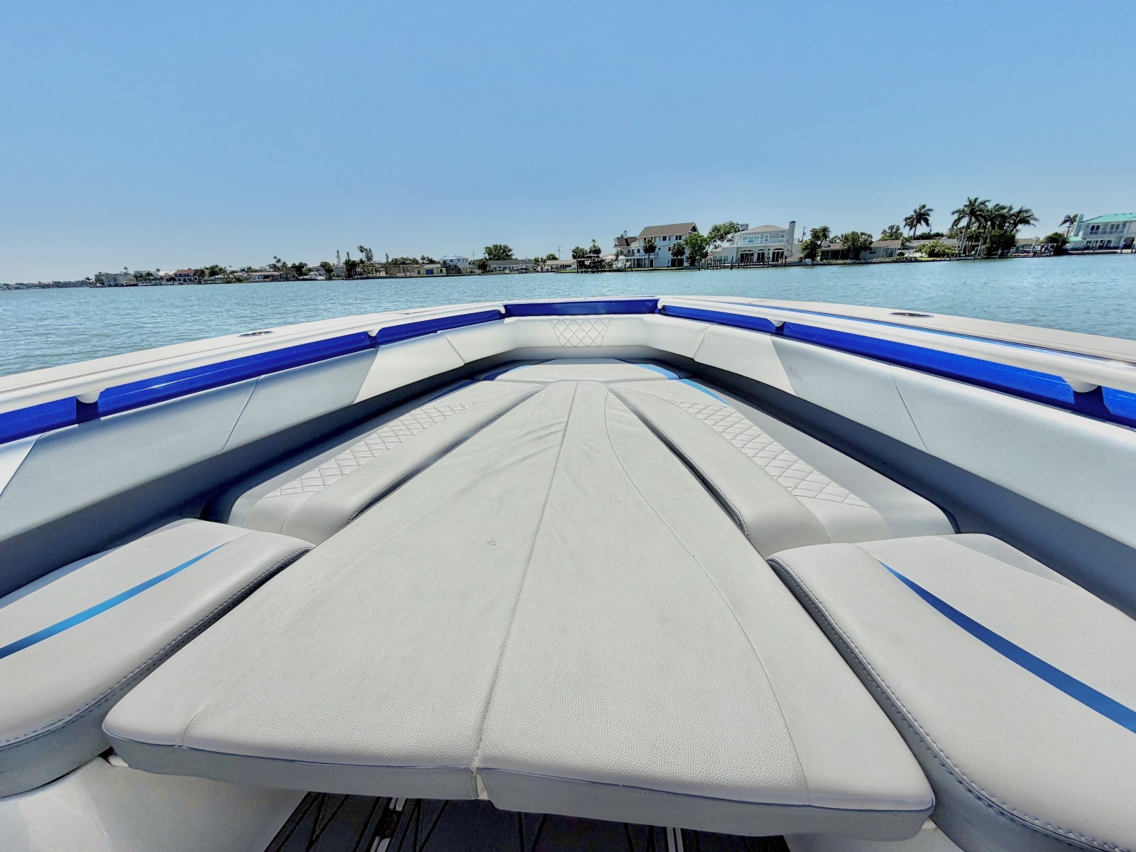 35ft Statement Yacht For Sale