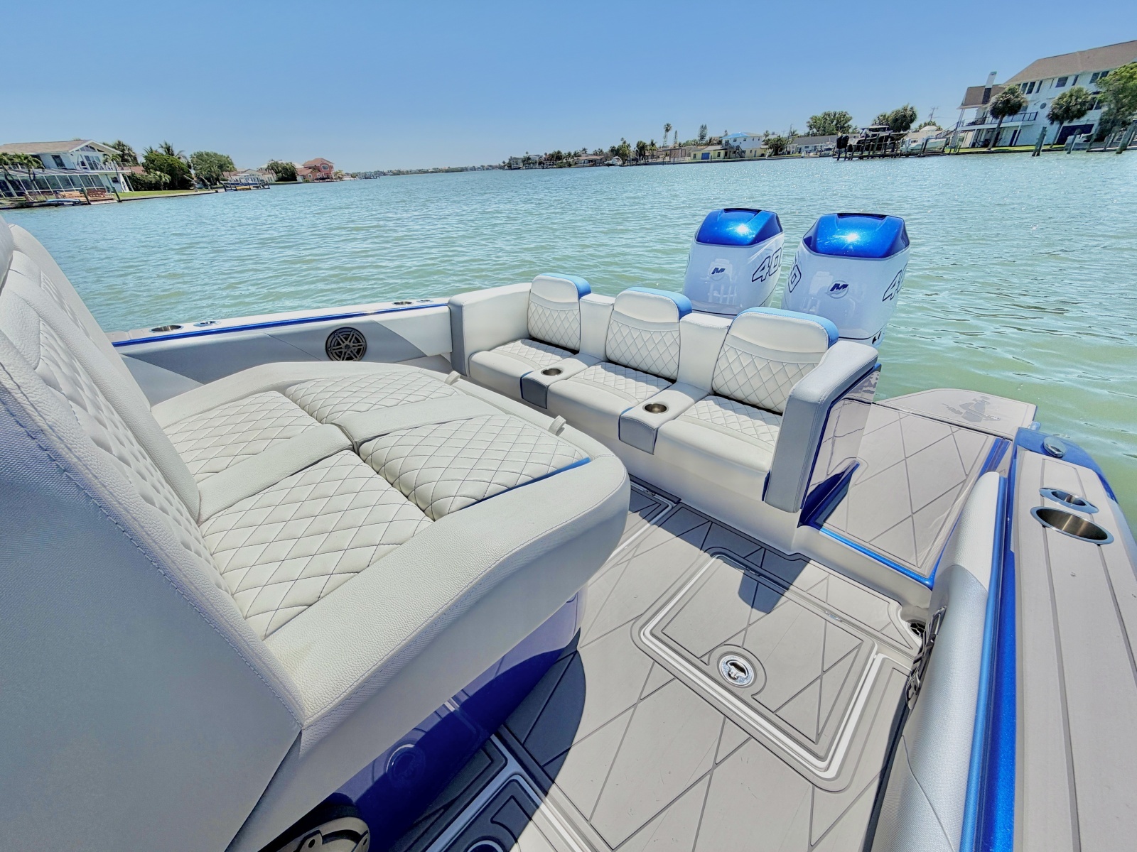 35ft Statement Yacht For Sale