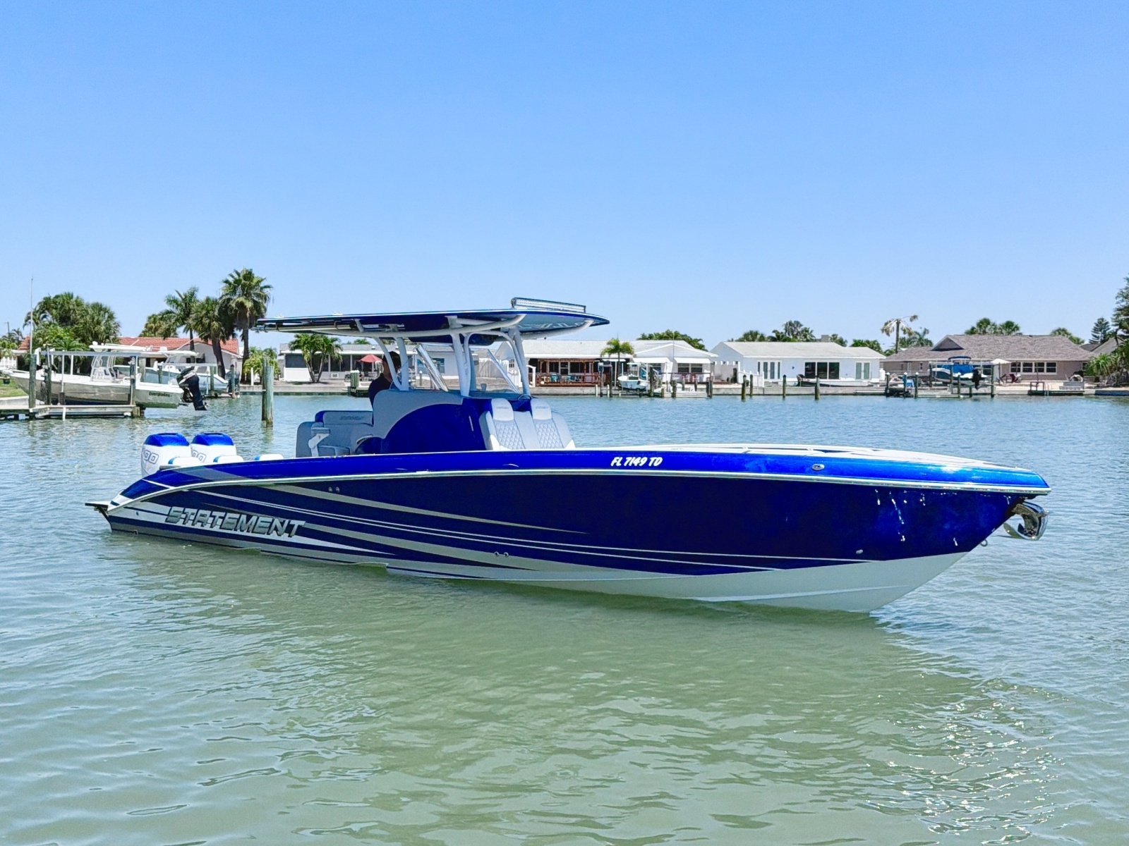 35ft Statement Yacht For Sale