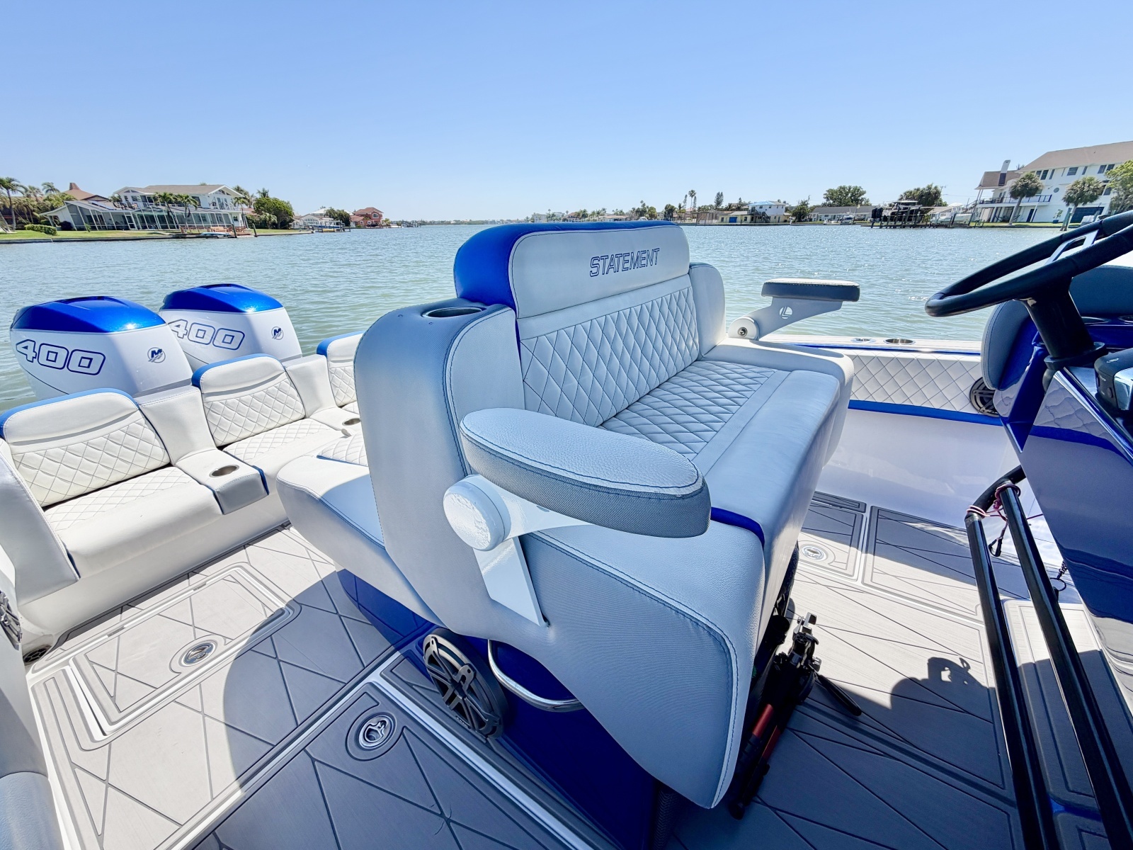 35ft Statement Yacht For Sale
