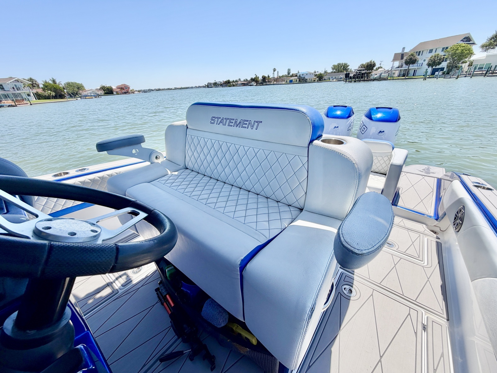 35ft Statement Yacht For Sale