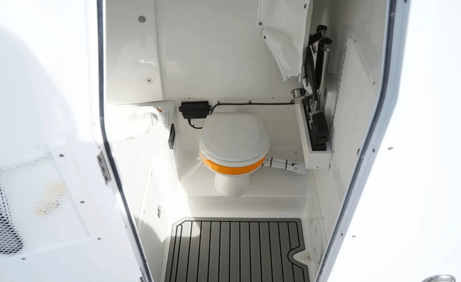 28ft Sea Hunt Yacht For Sale