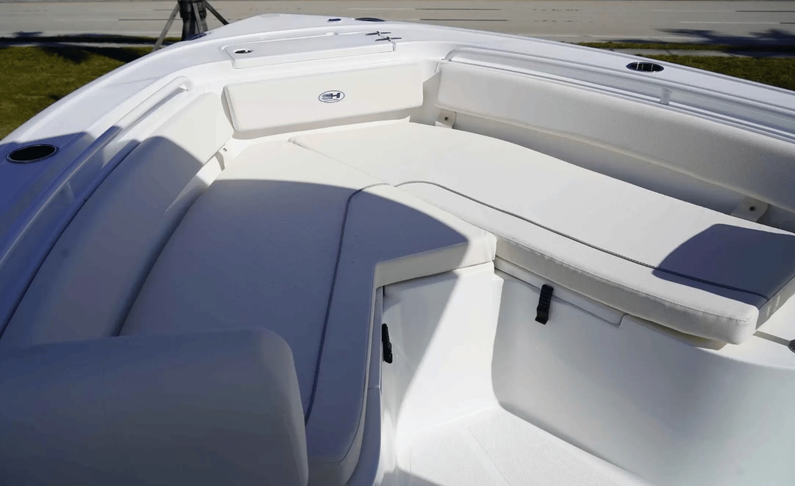 2026 Sea Hunt Ultra 245SE