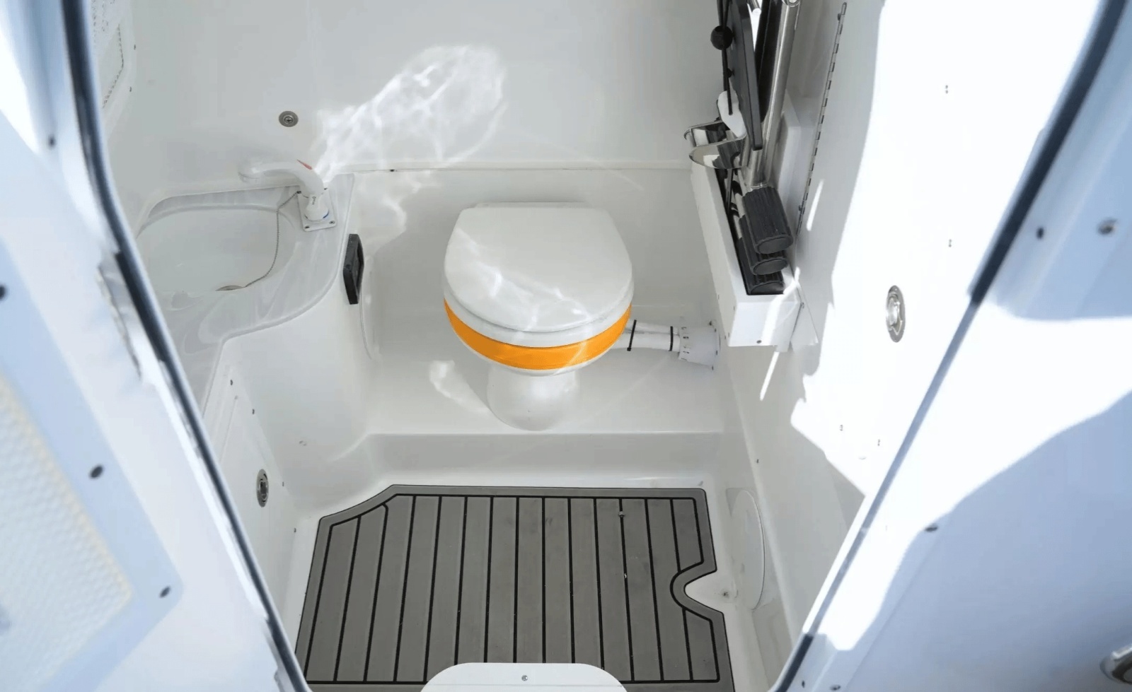 30ft Sea Hunt Yacht For Sale