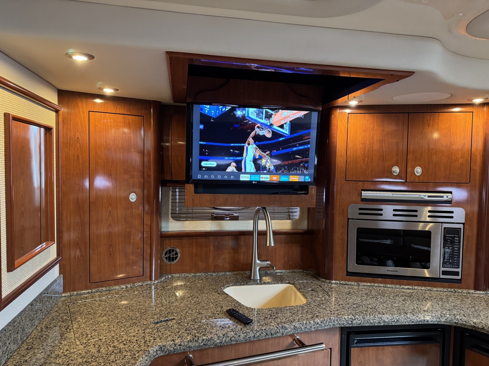 2005 Sea Ray 420 Sundancer