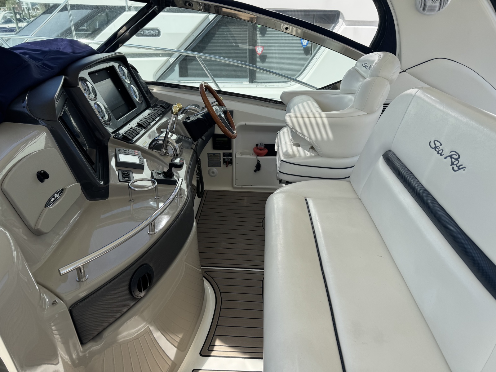 2005 Sea Ray 420 Sundancer