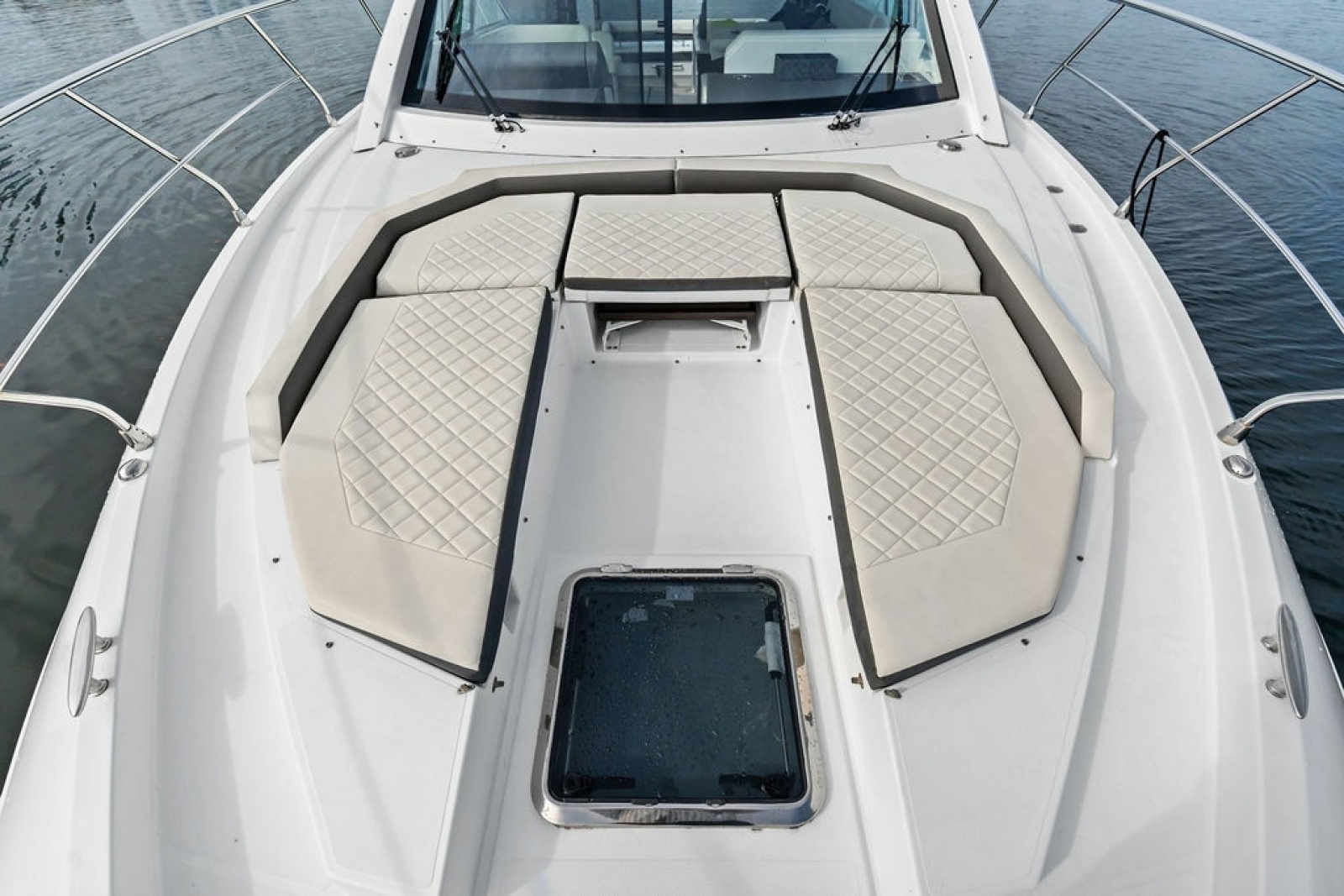 2022 Cruisers Yachts 46 CANTIUS