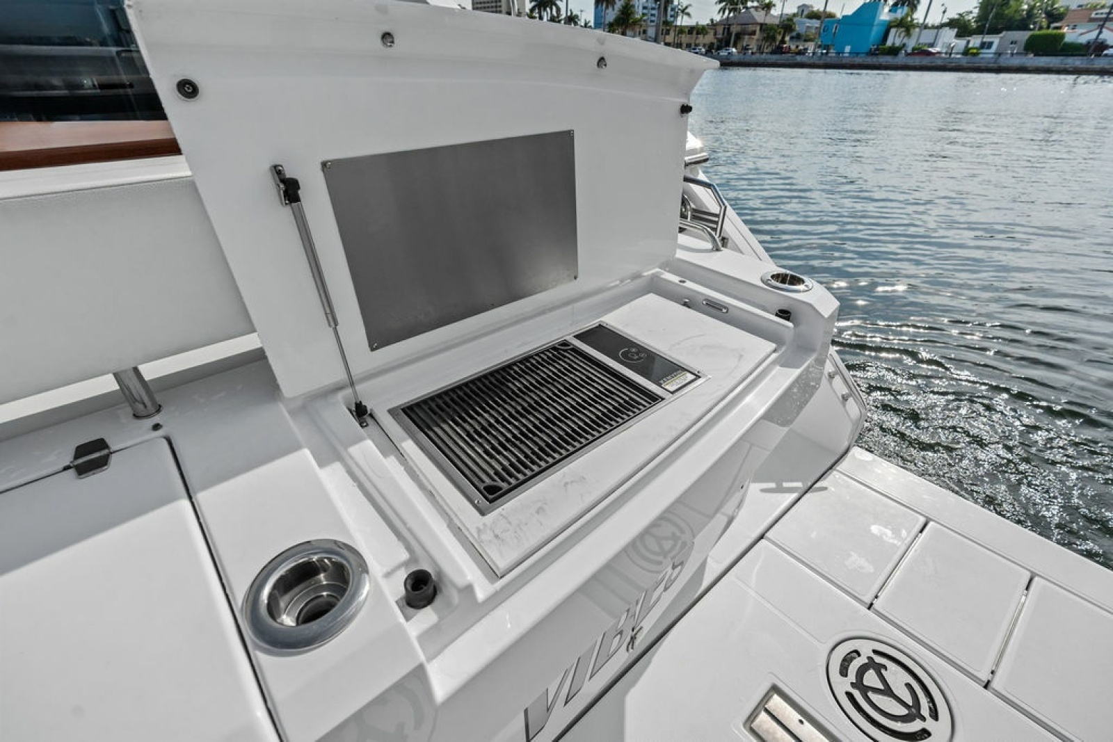 2022 Cruisers Yachts 46 CANTIUS