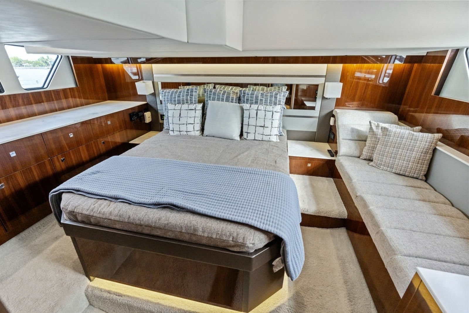 POSITIVE VIBES 46ft Cruisers Yachts Yacht For Sale