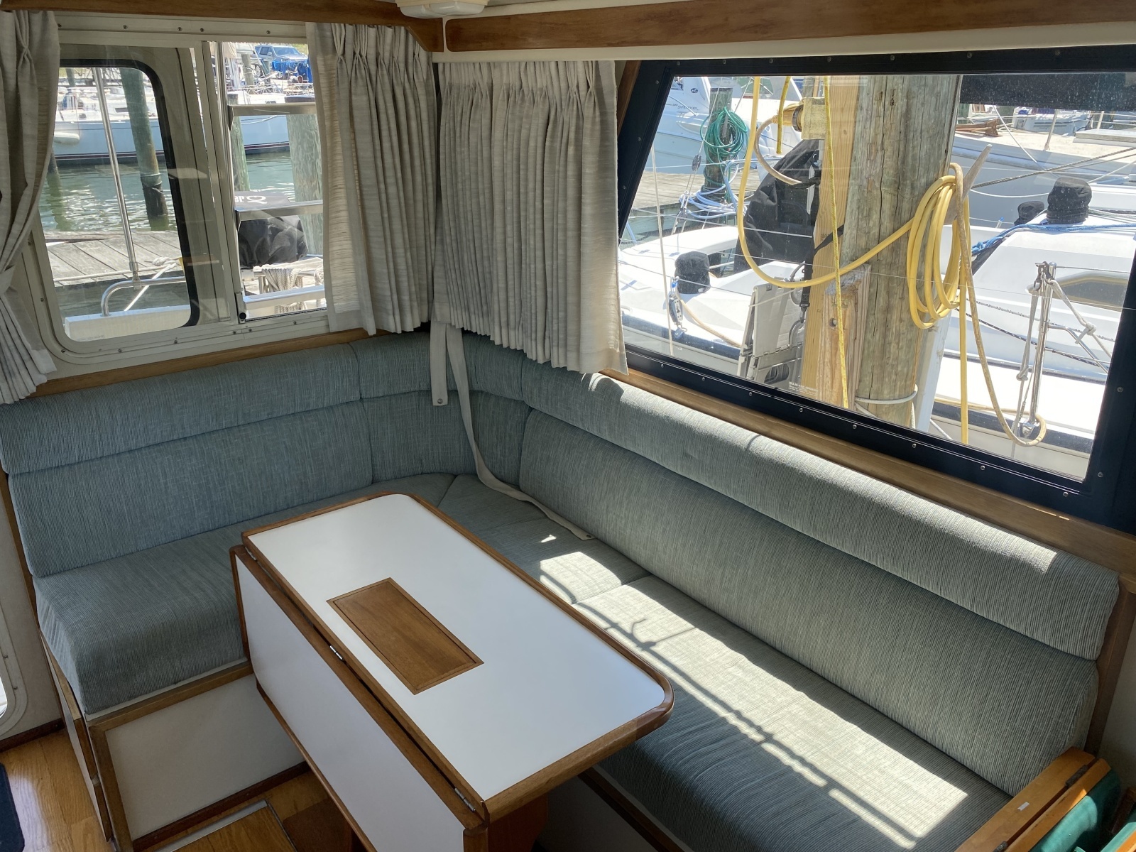 31ft Camano Yacht For Sale