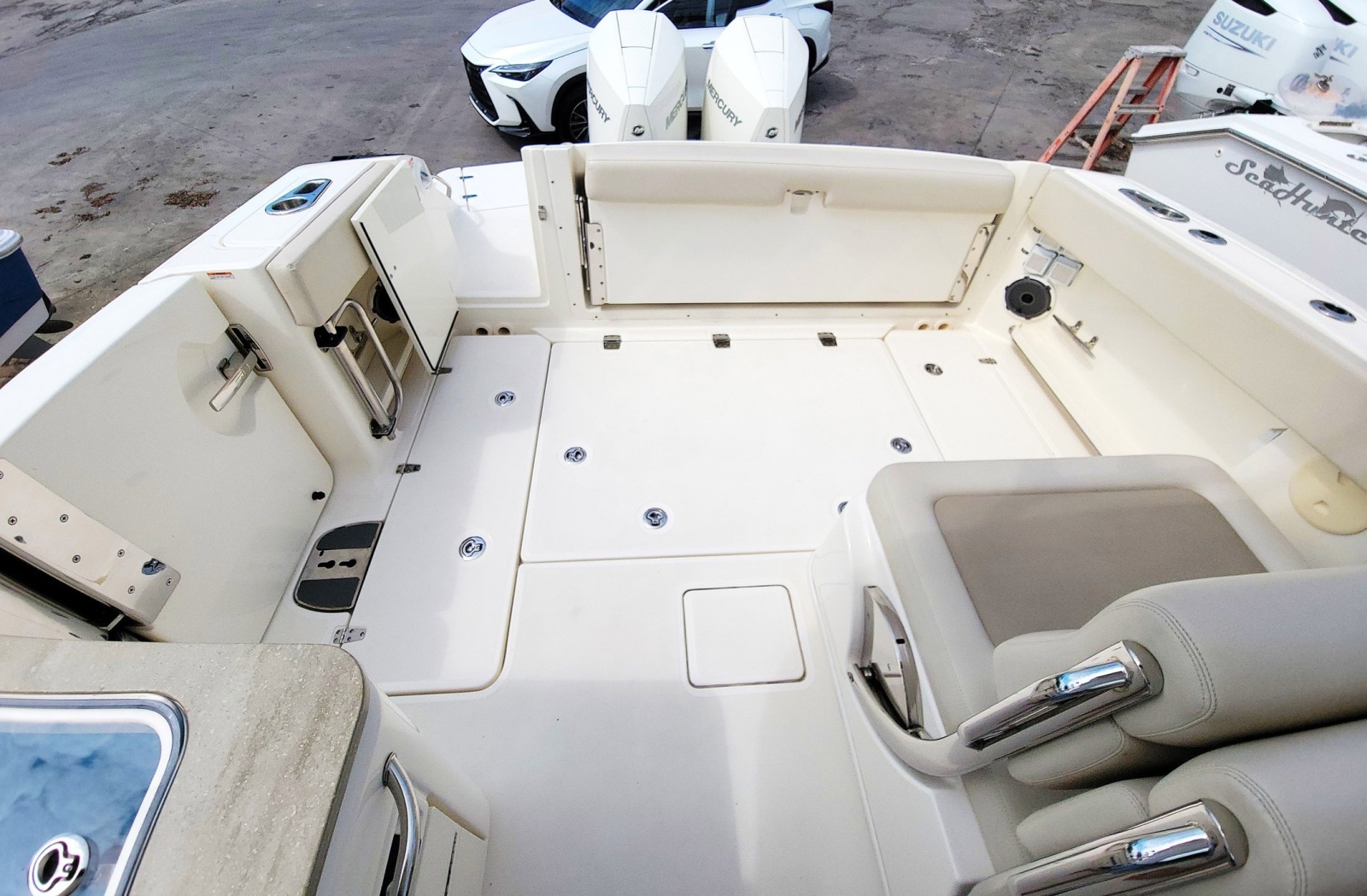 32ft Boston Whaler Yacht For Sale