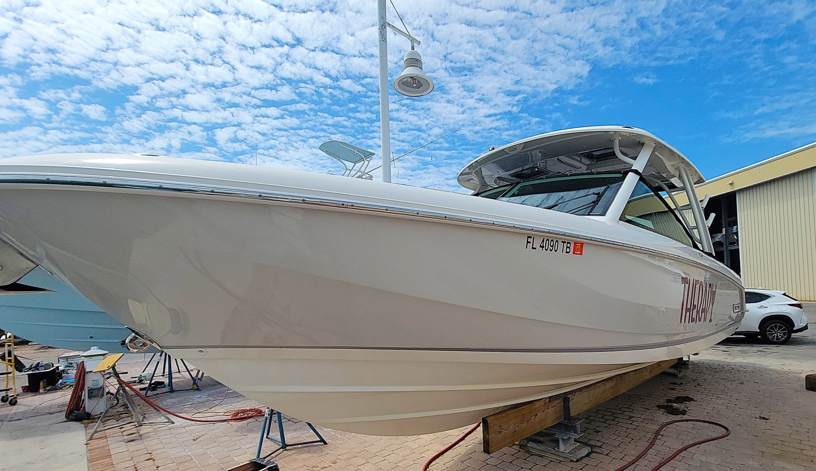 2022 Boston Whaler 320 Vantage