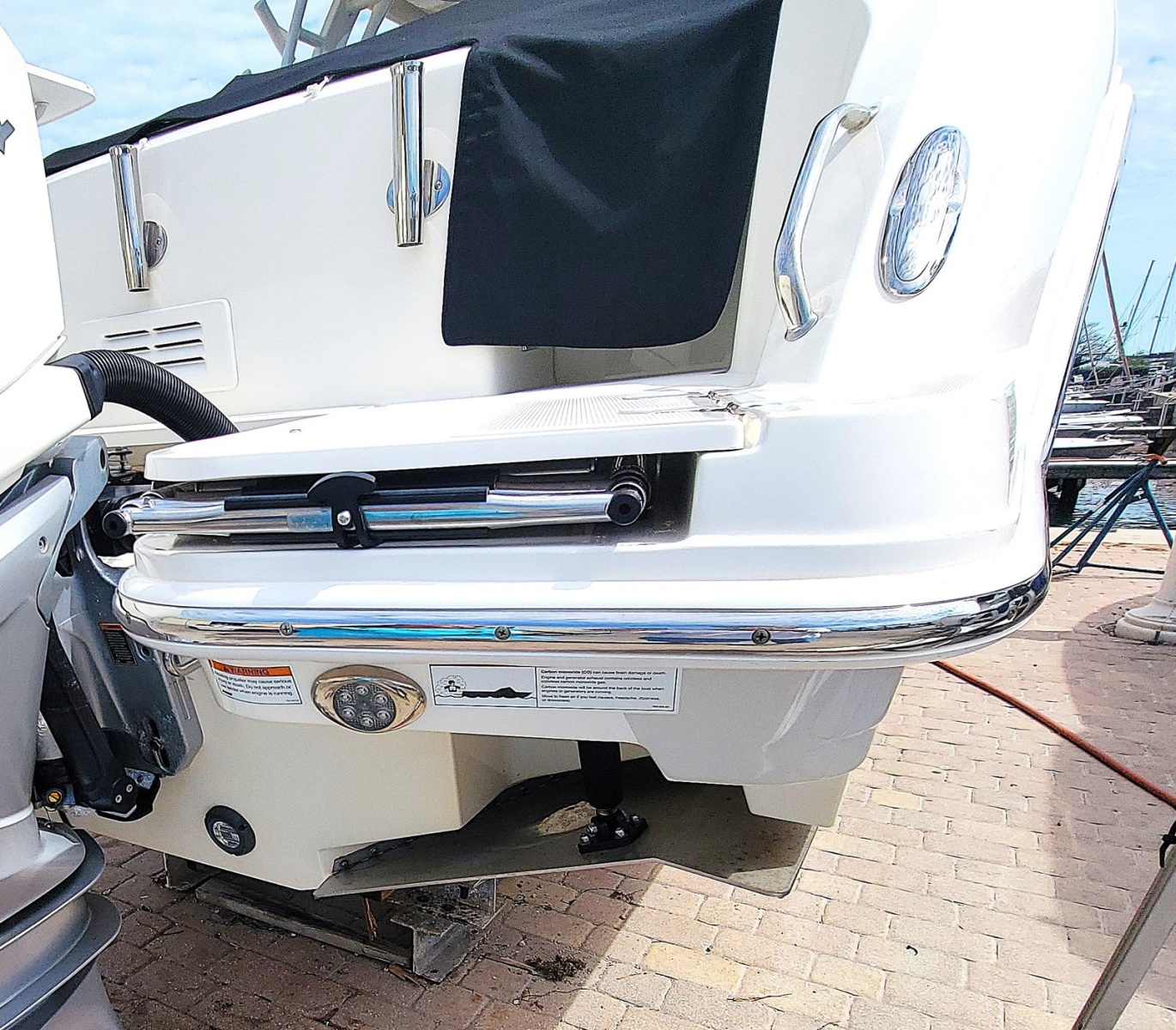 2022 Boston Whaler 320 Vantage