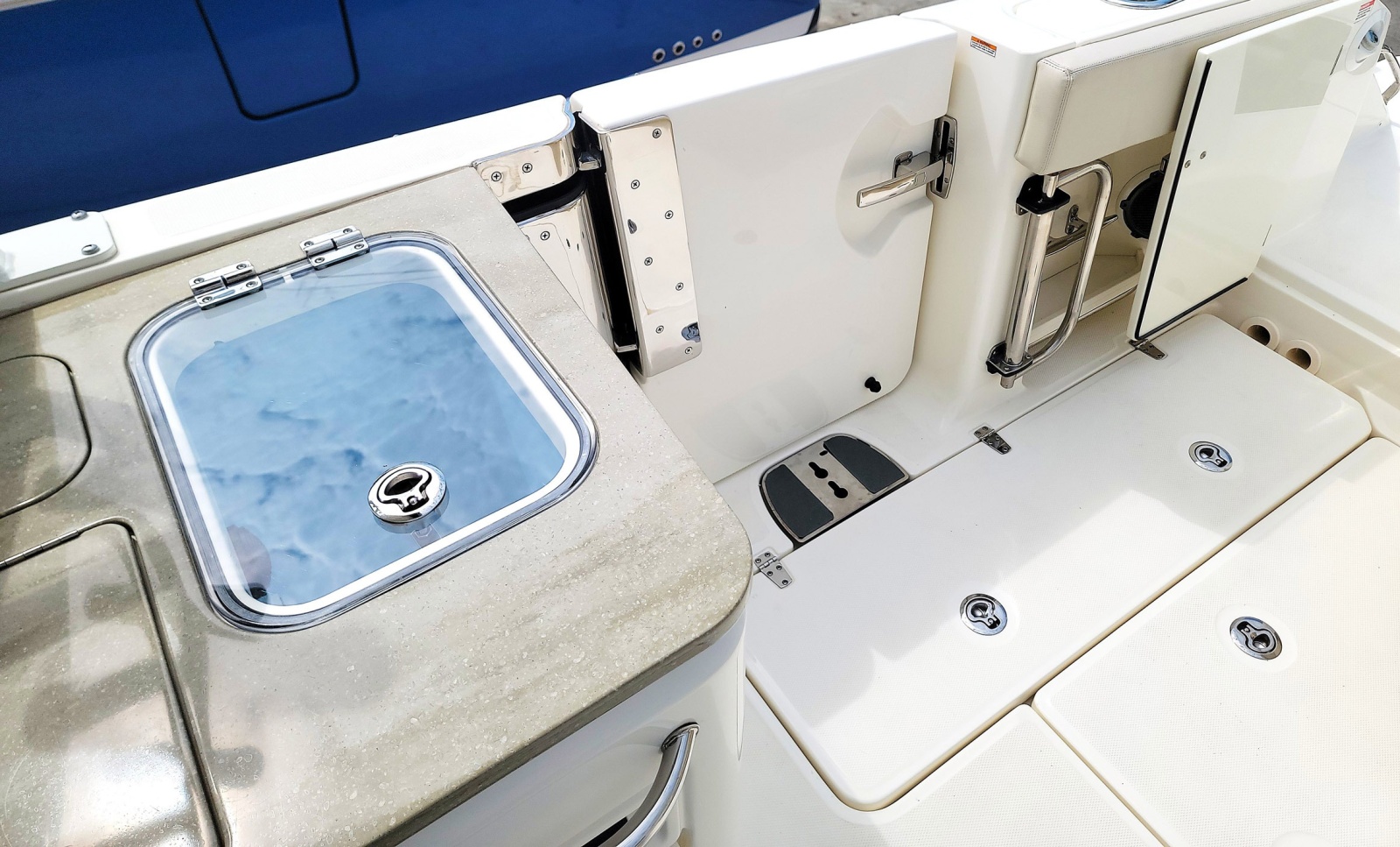2022 Boston Whaler 320 Vantage