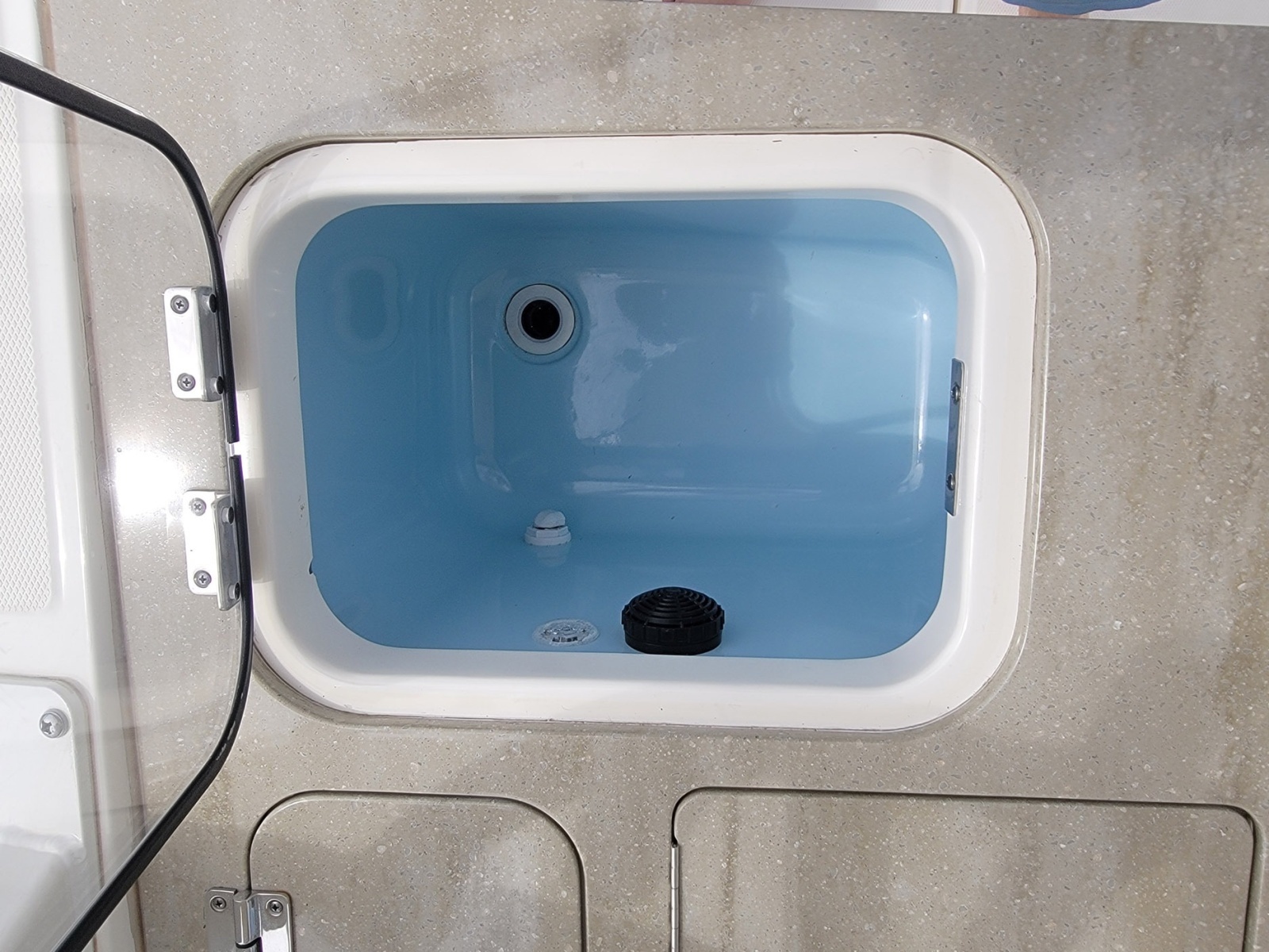 32ft Boston Whaler Yacht For Sale