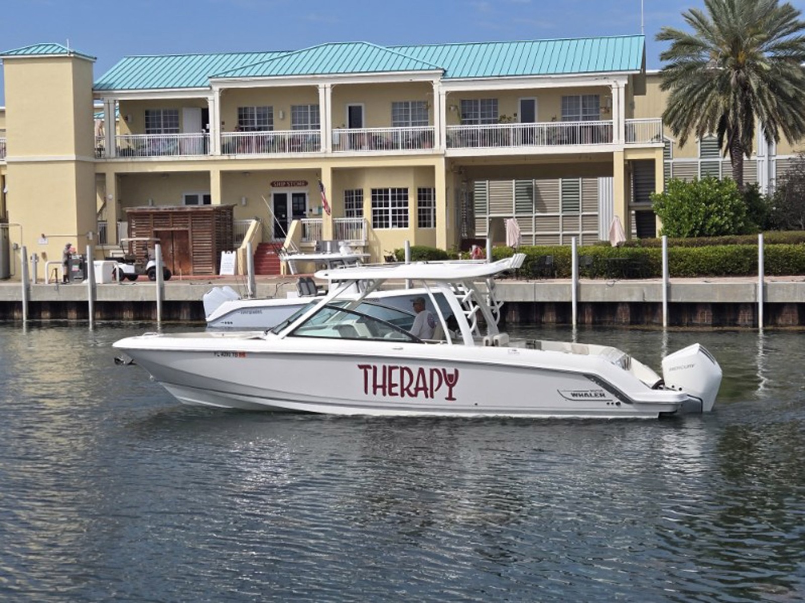 2022 Boston Whaler 320 Vantage