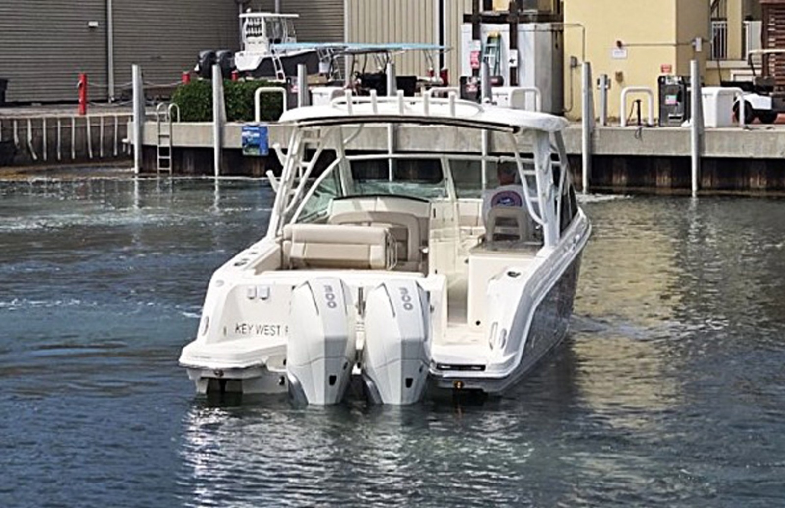 2022 Boston Whaler 320 Vantage