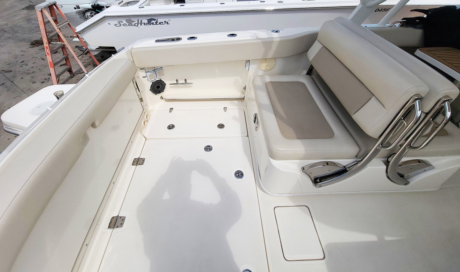 32ft Boston Whaler Yacht For Sale