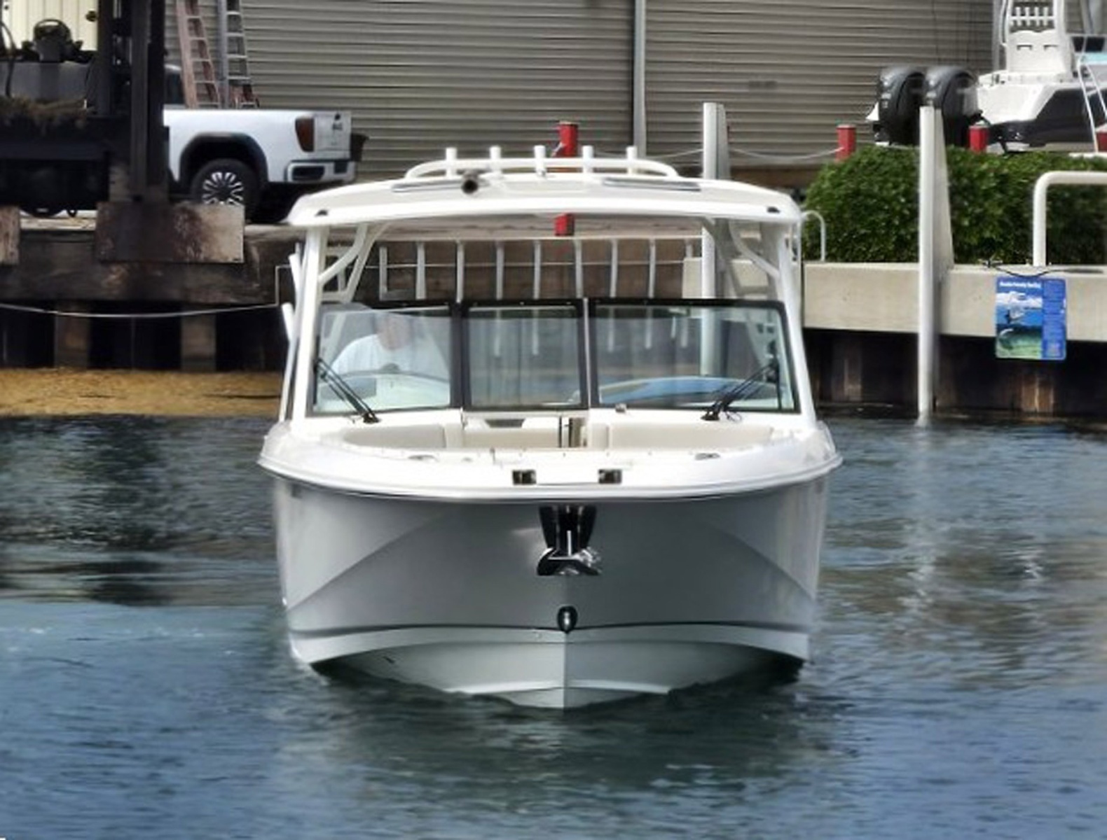 32ft Boston Whaler Yacht For Sale