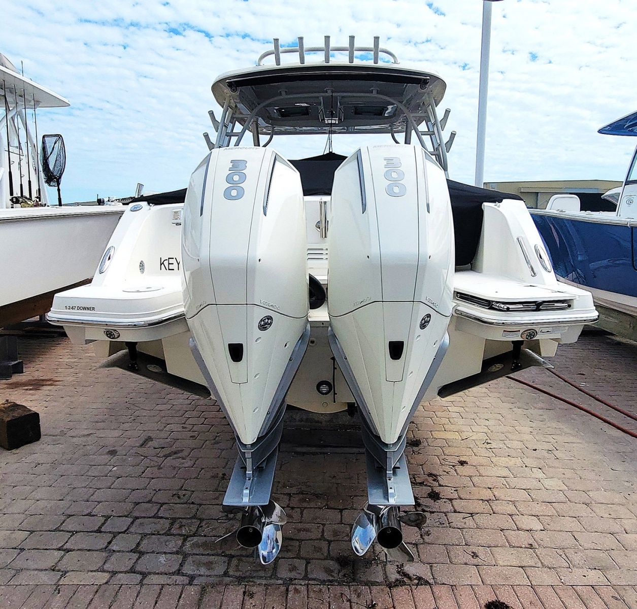 2022 Boston Whaler 320 Vantage