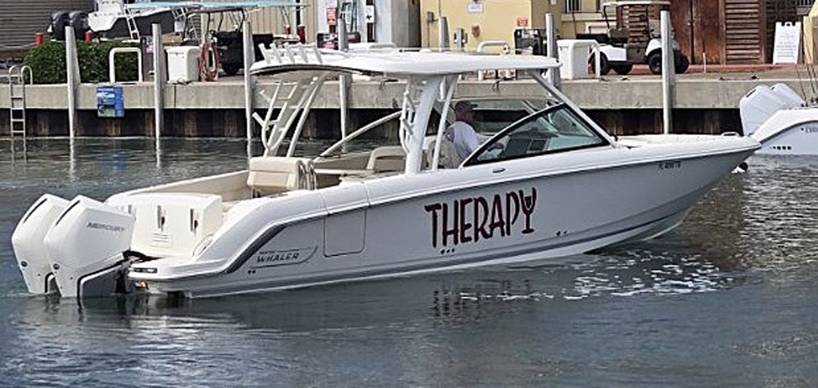2022 Boston Whaler 320 Vantage