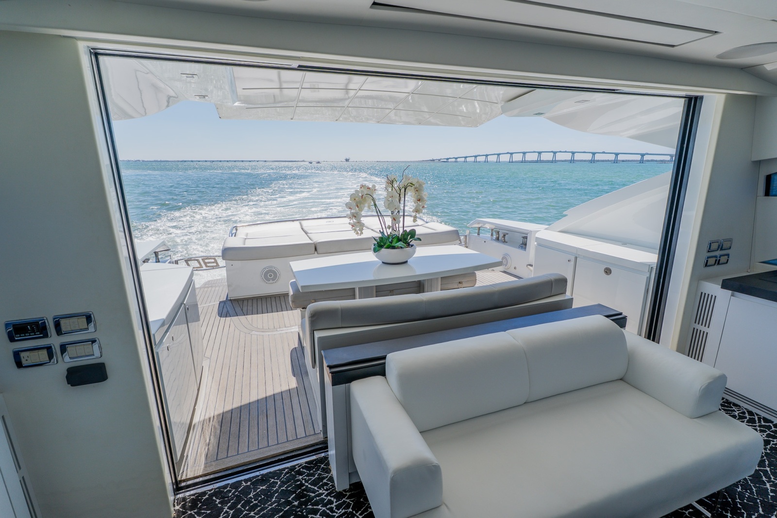 2010 Pershing 80