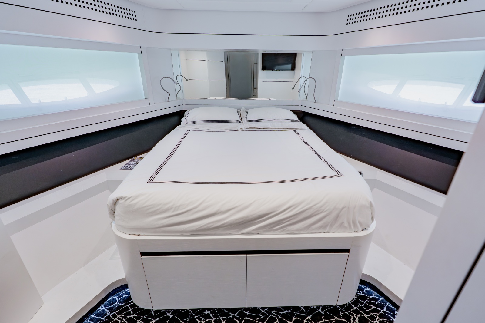 2010 Pershing 80