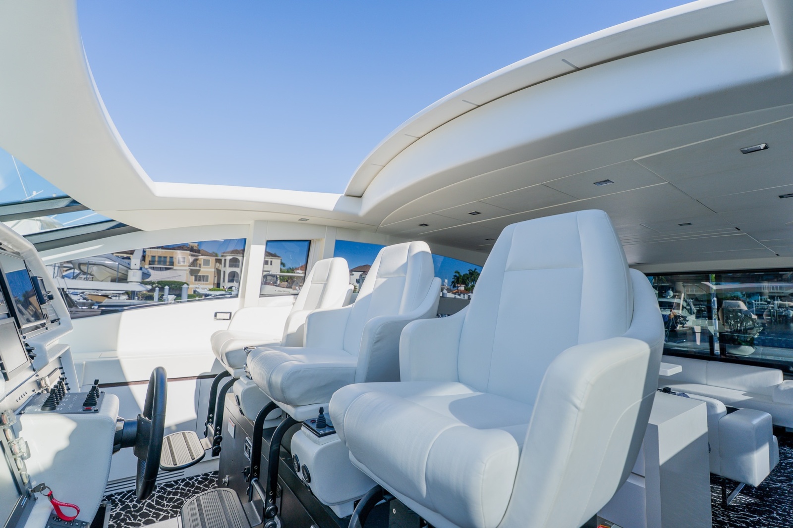 2010 Pershing 80