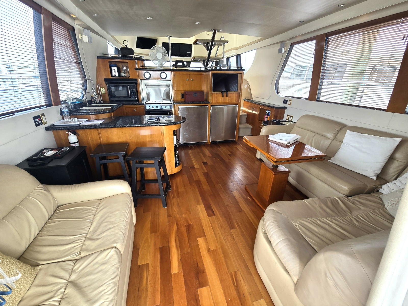 2000 Carver 530