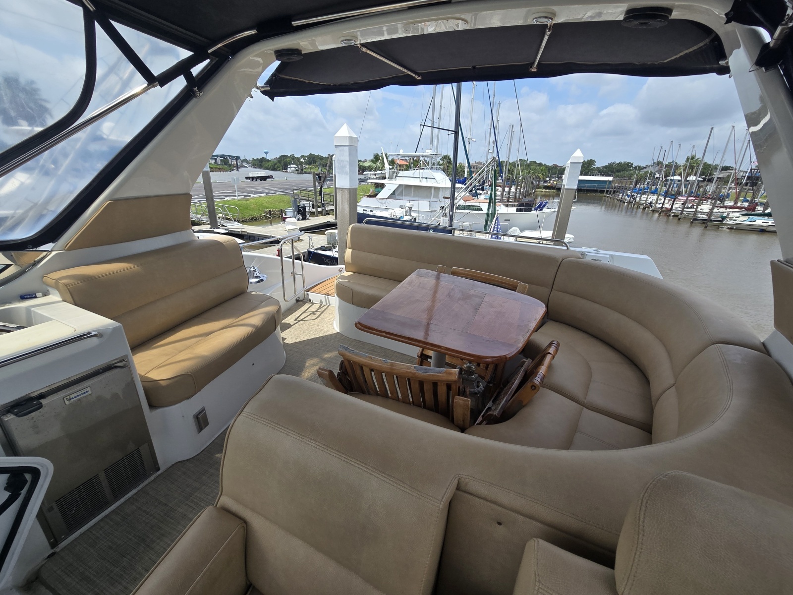 2000 Carver 530