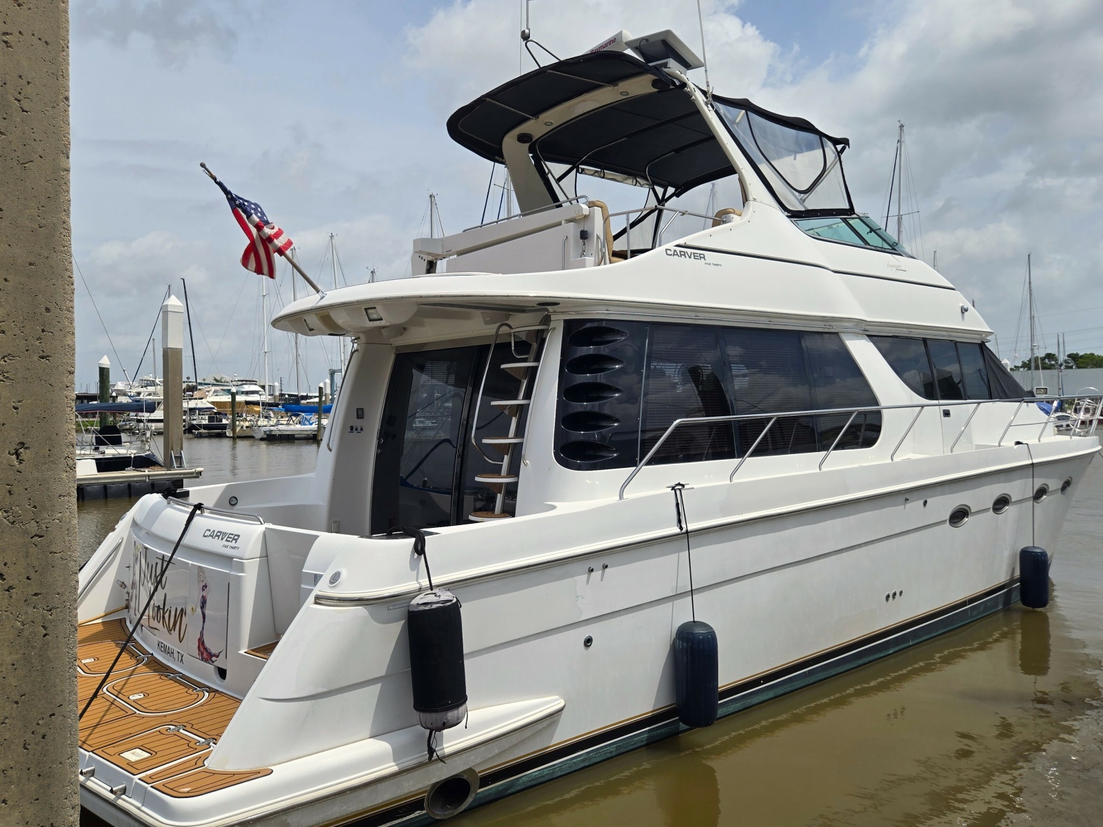 2000 Carver 530