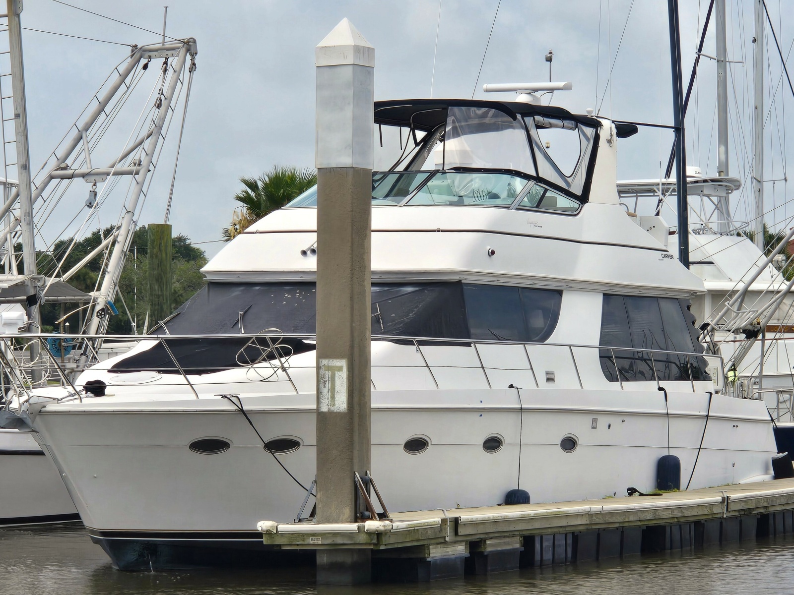 2000 Carver 530