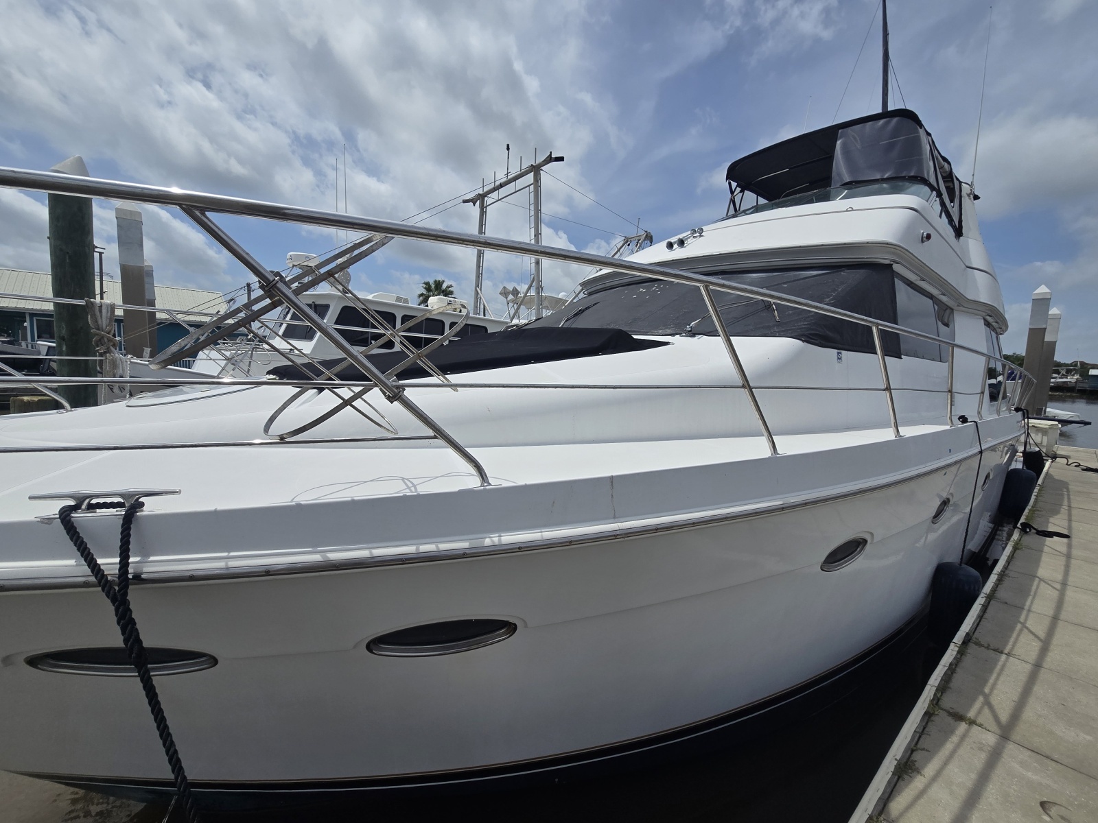 2000 Carver 530