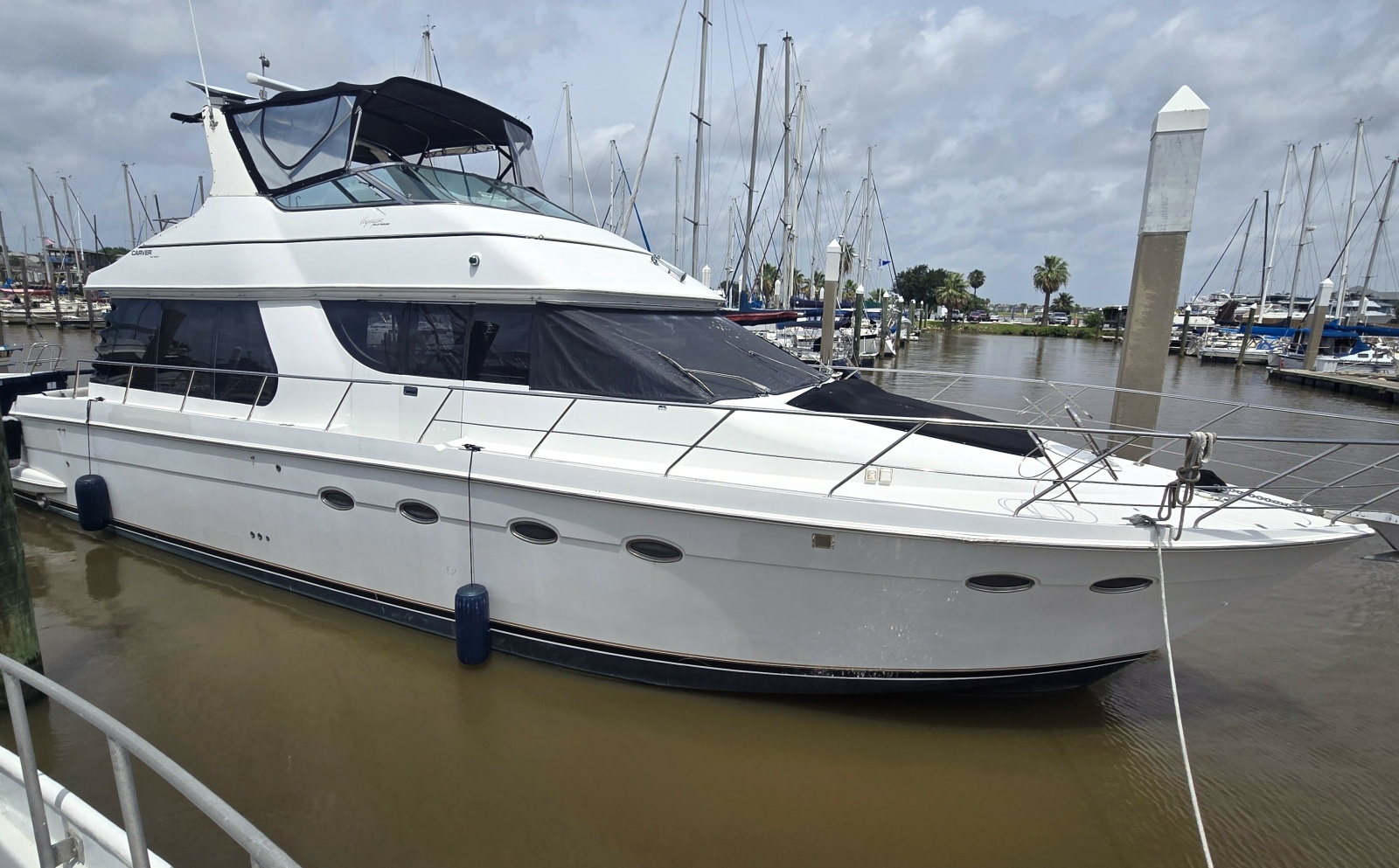 2000 Carver 530
