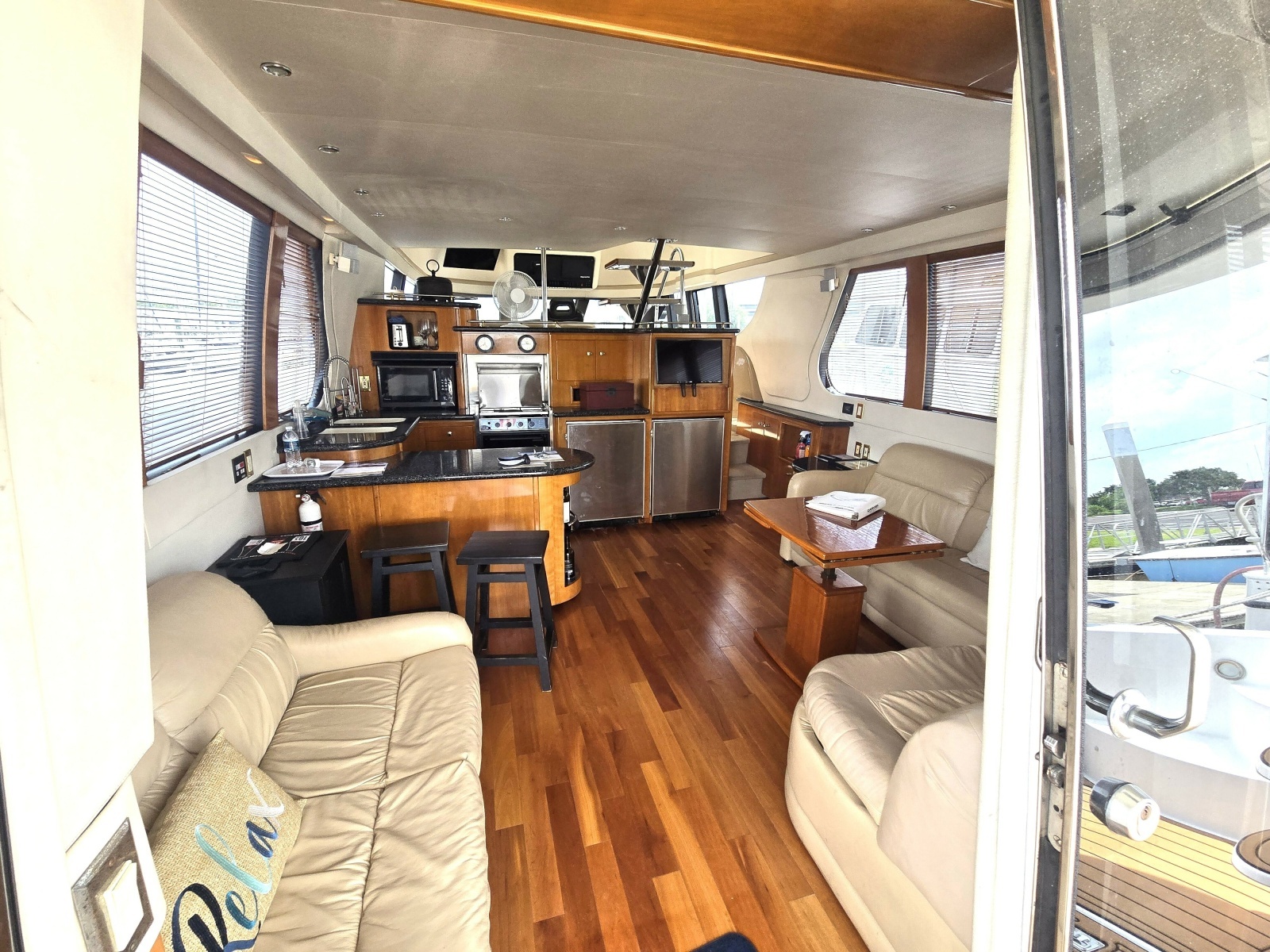 2000 Carver 530
