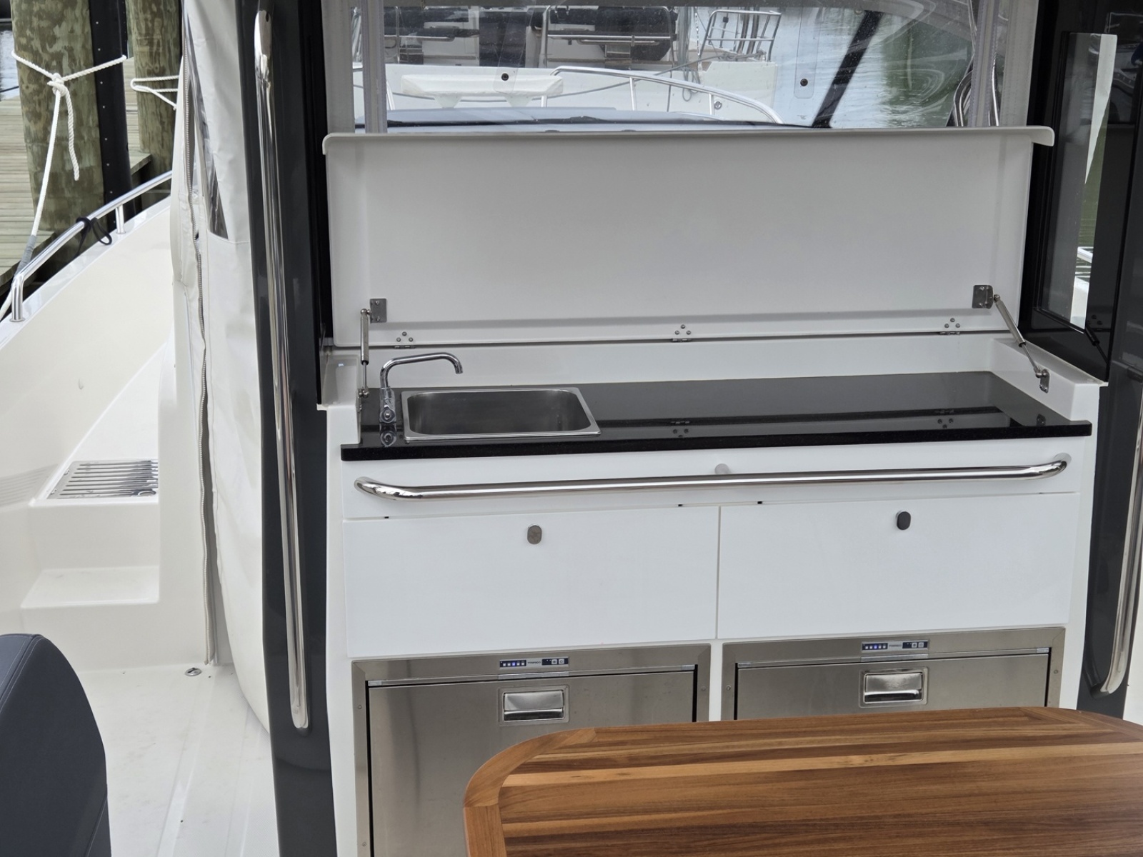 2023 Nimbus Tender 11