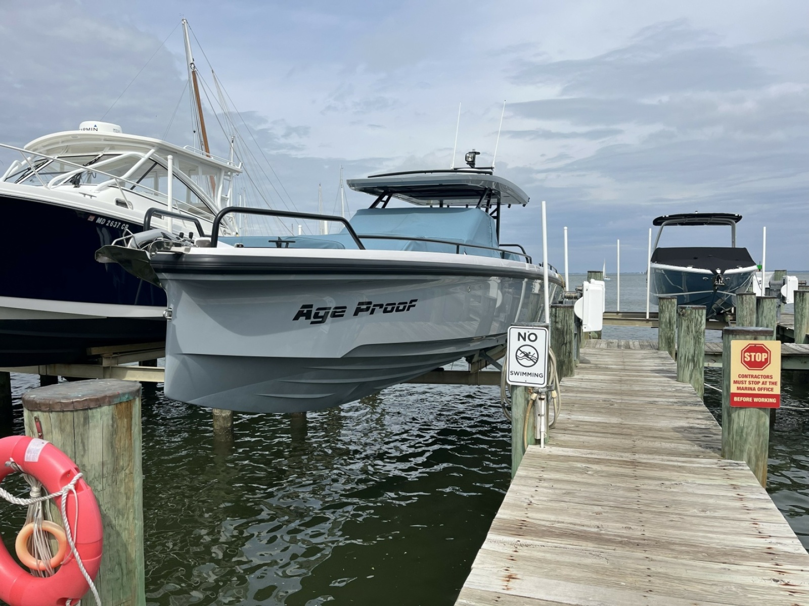 2025 Axopar 37 Sun Top