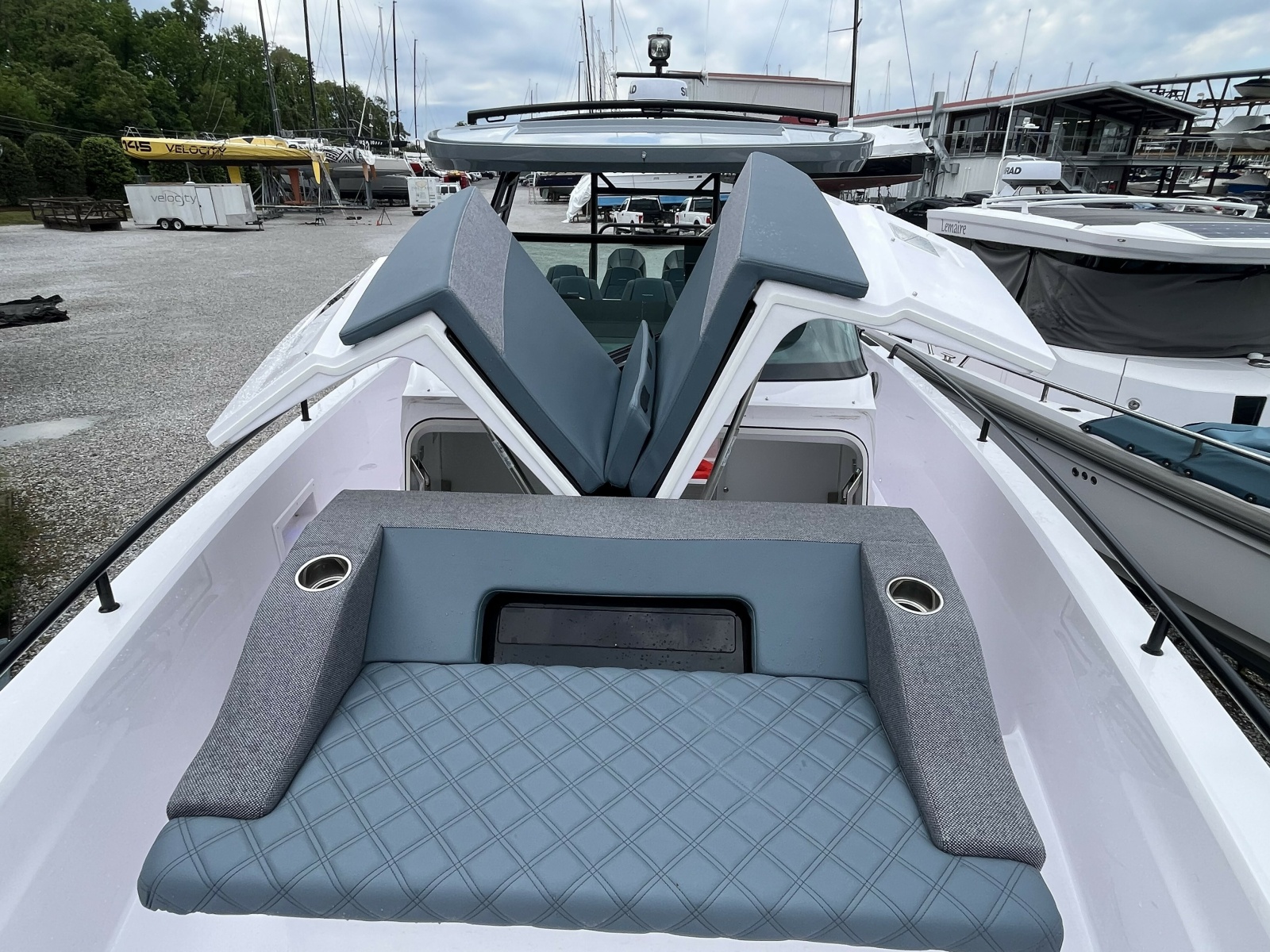 2025 Axopar 37 Sun Top