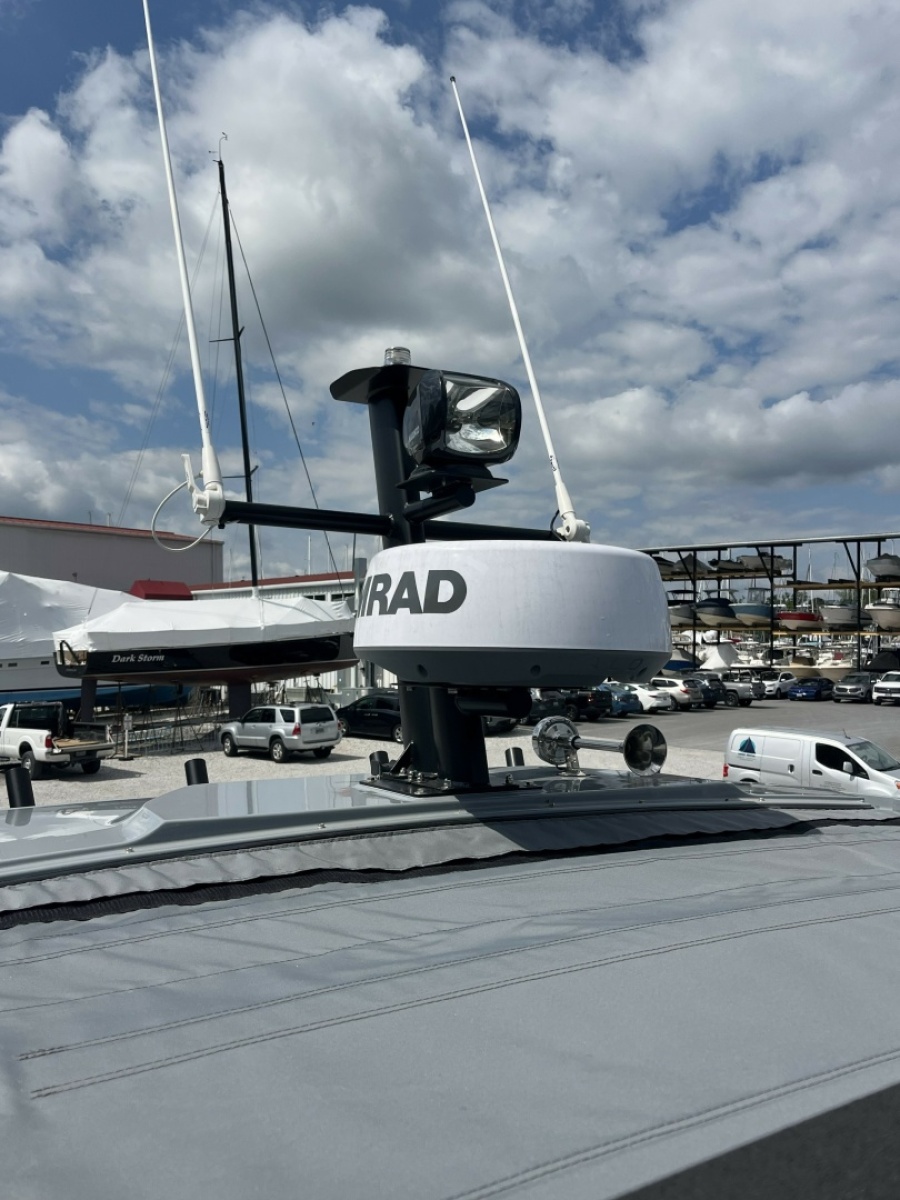 2025 Axopar 37 Sun Top